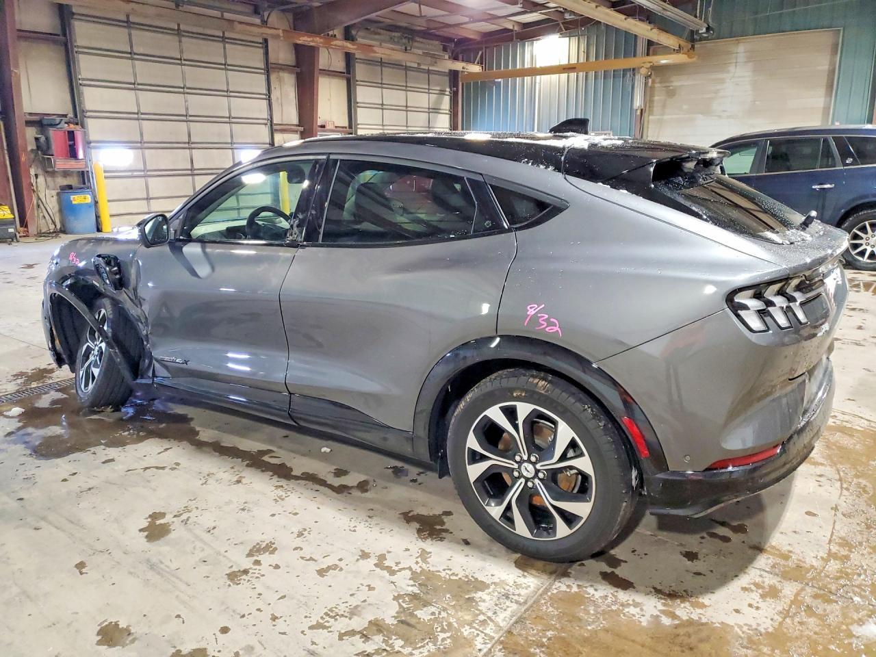 2023 Ford Mustang Mach-E Premium - zdjęcie 2