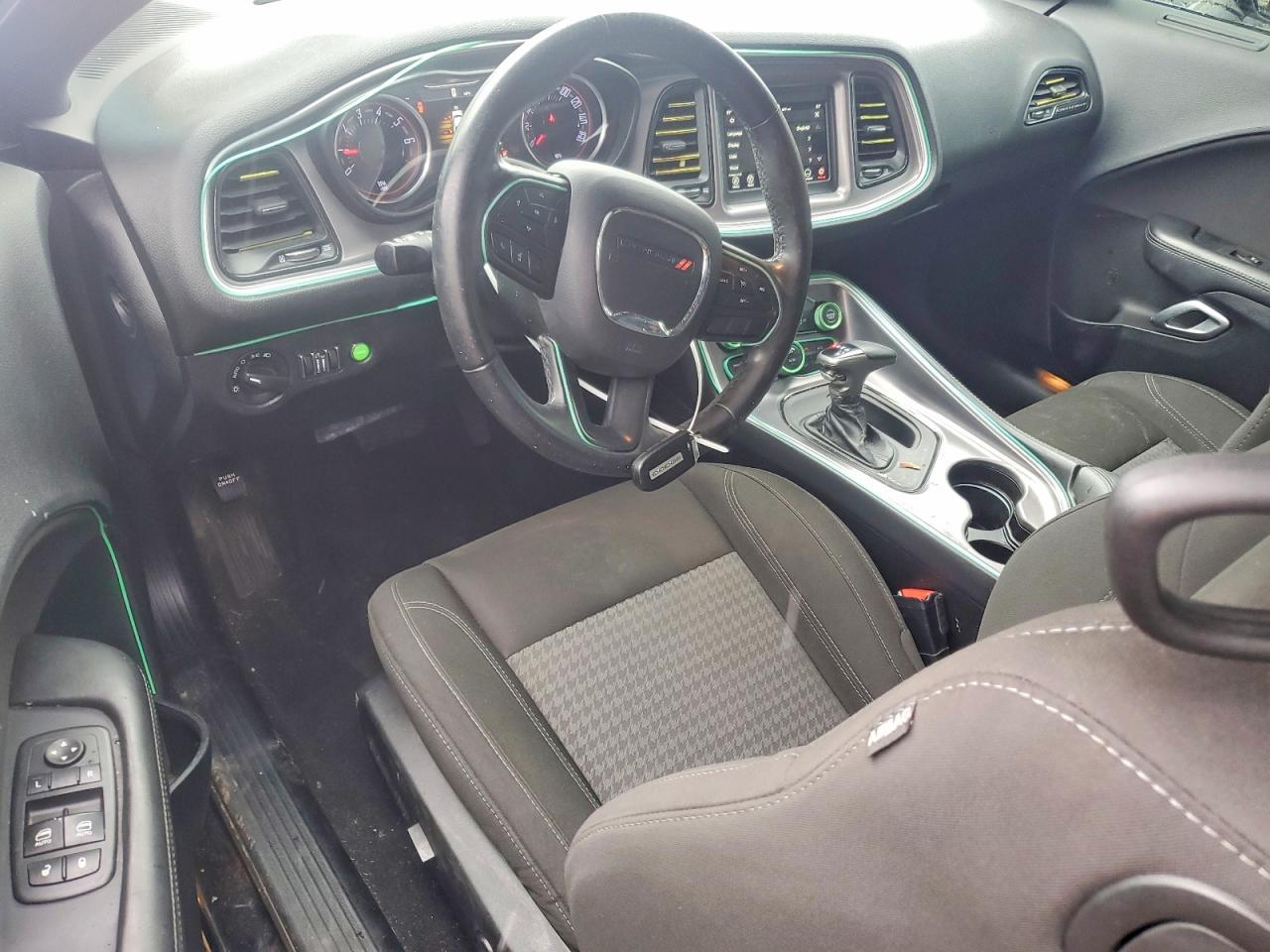 2020 Dodge Challenger Sxt - zdjęcie 8
