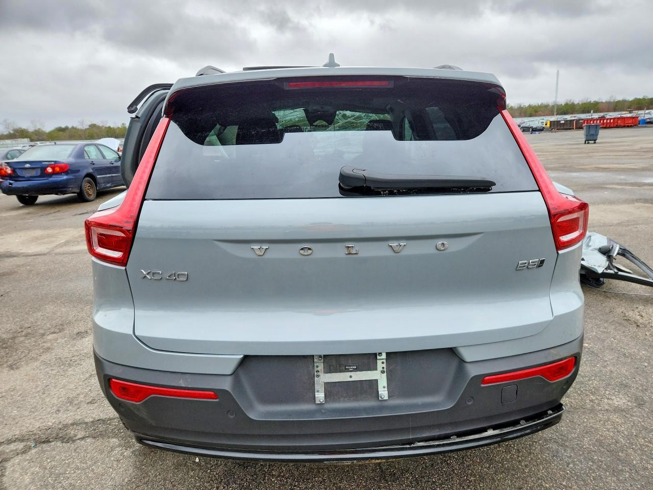 2024 Volvo Xc40 Plus - zdjęcie 6