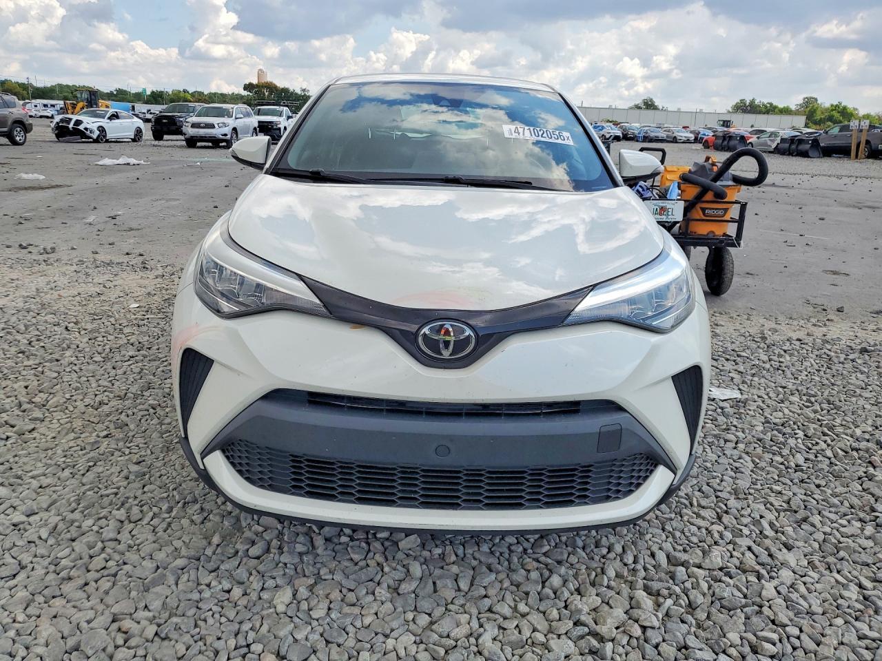 2020 Toyota C-Hr Xle - zdjęcie 5