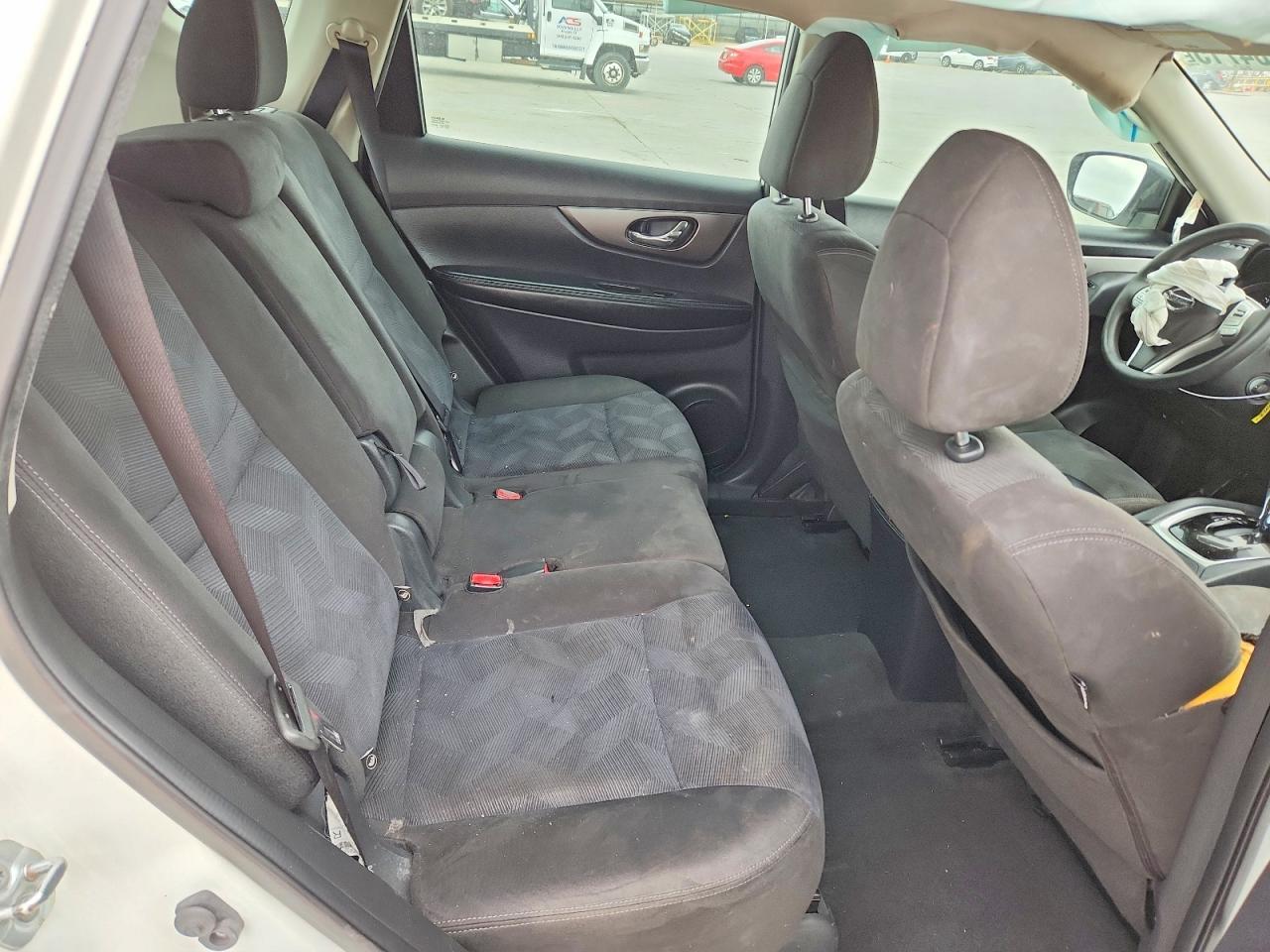 2015 Nissan Rogue S - zdjęcie 11