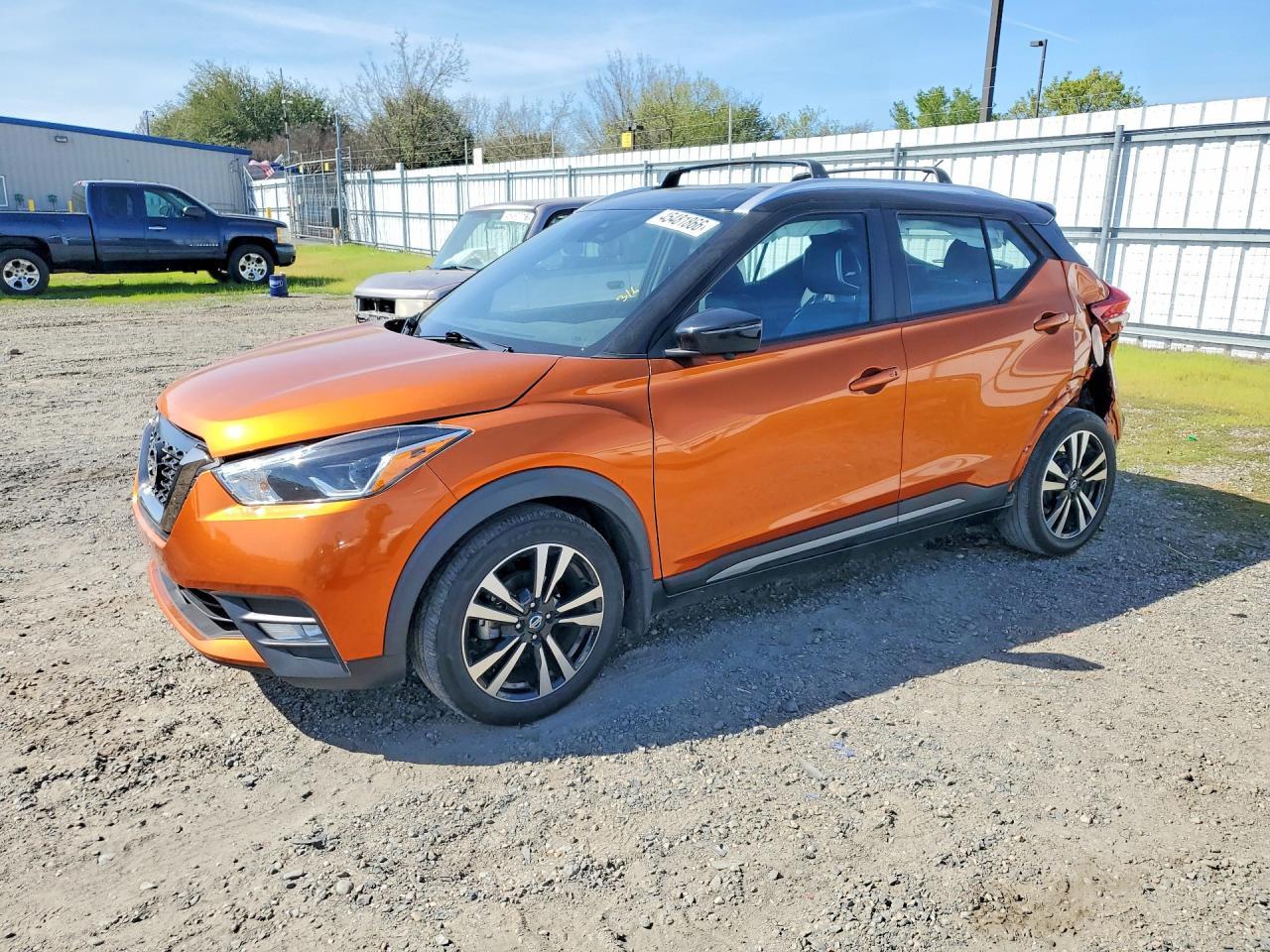 2020 Nissan Kicks Sr - zdjęcie główne