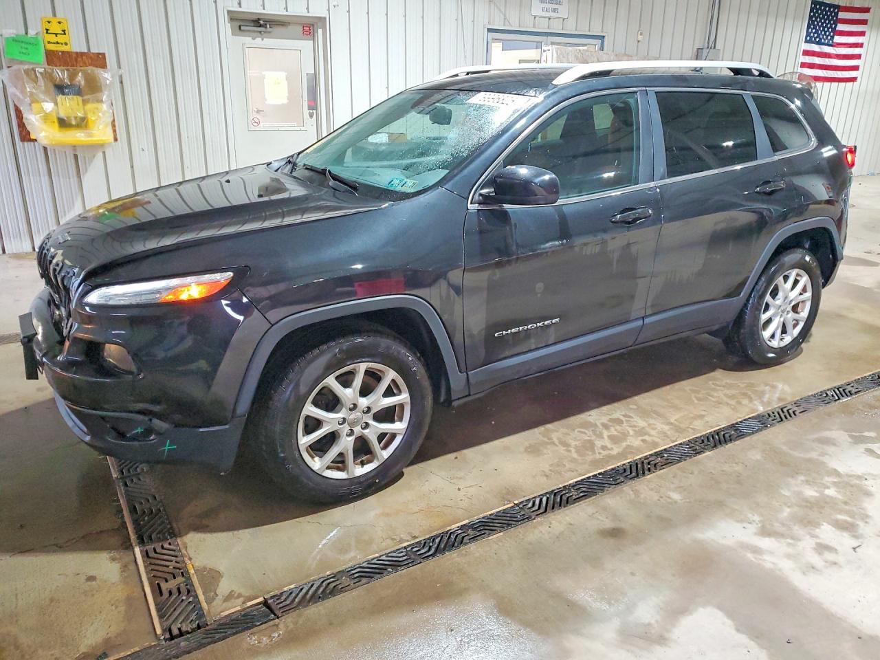 2016 Jeep Cherokee Latitude - zdjęcie główne