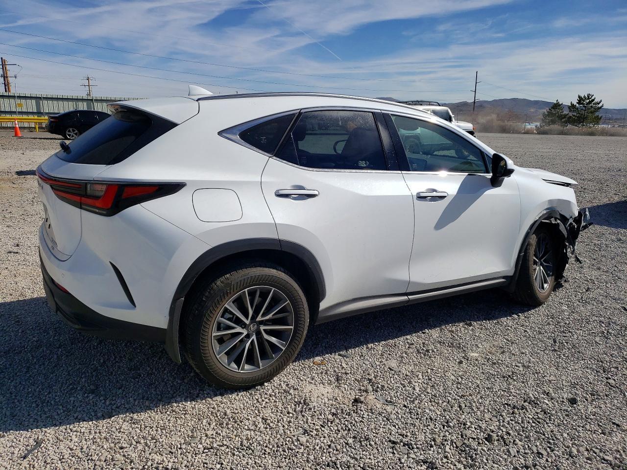 2026 Lexus Nx 450H+ Premium - zdjęcie 3