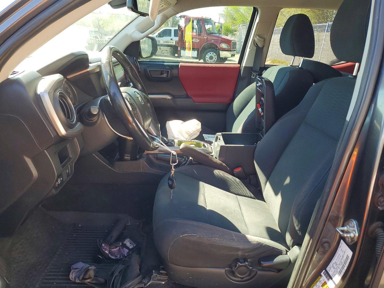 2019 Toyota Tacoma Sr5 - zdjęcie 7