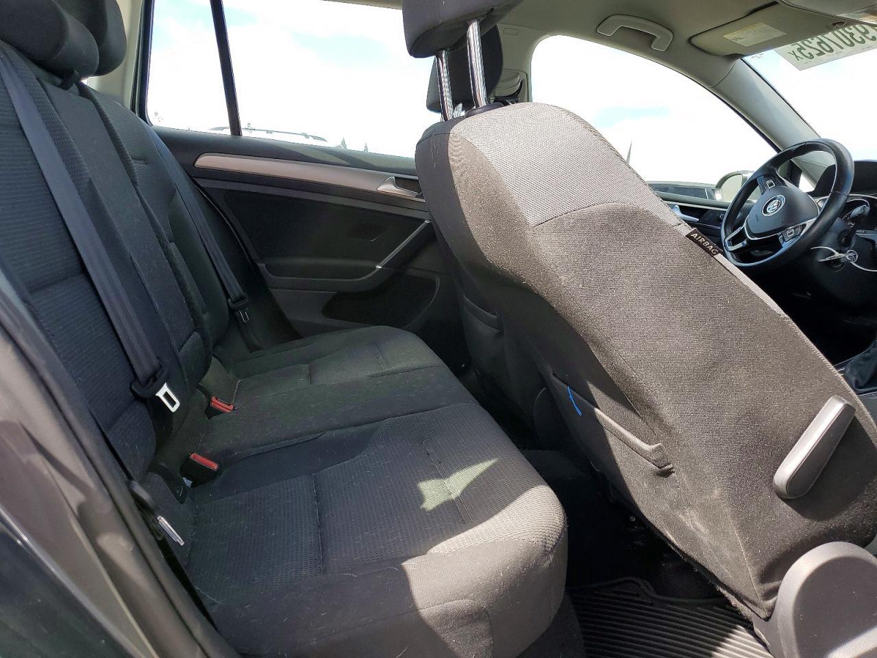 2017 Volkswagen Golf Sportwagen S - zdjęcie 10