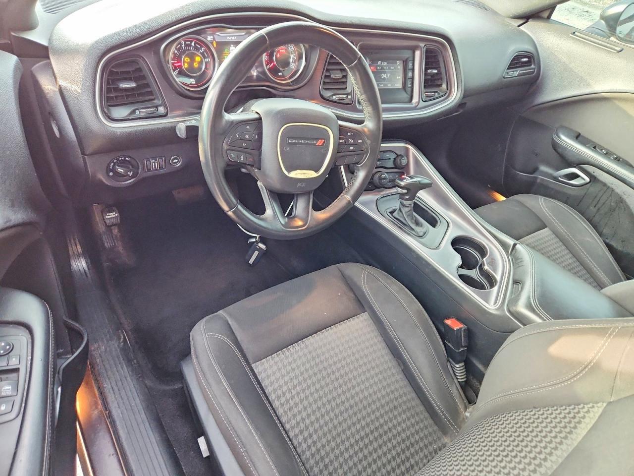 2015 Dodge Challenger Sxt - zdjęcie 8