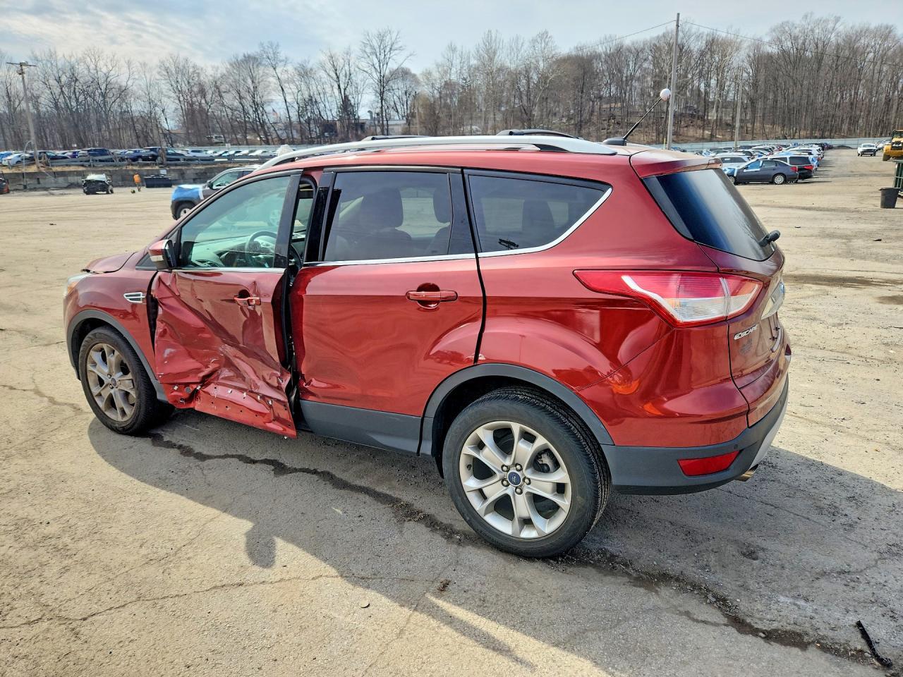 2014 Ford Escape Titanium - zdjęcie 2