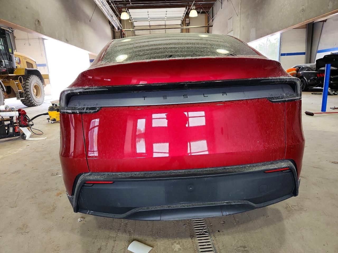2026 Tesla Model Y - zdjęcie 6