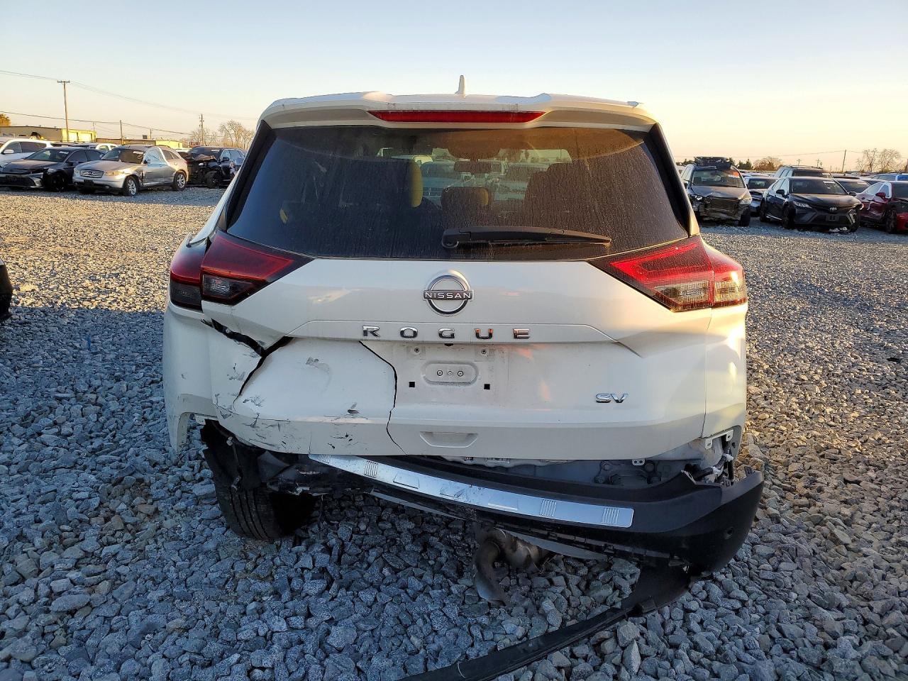2023 Nissan Rogue Sv - zdjęcie 6