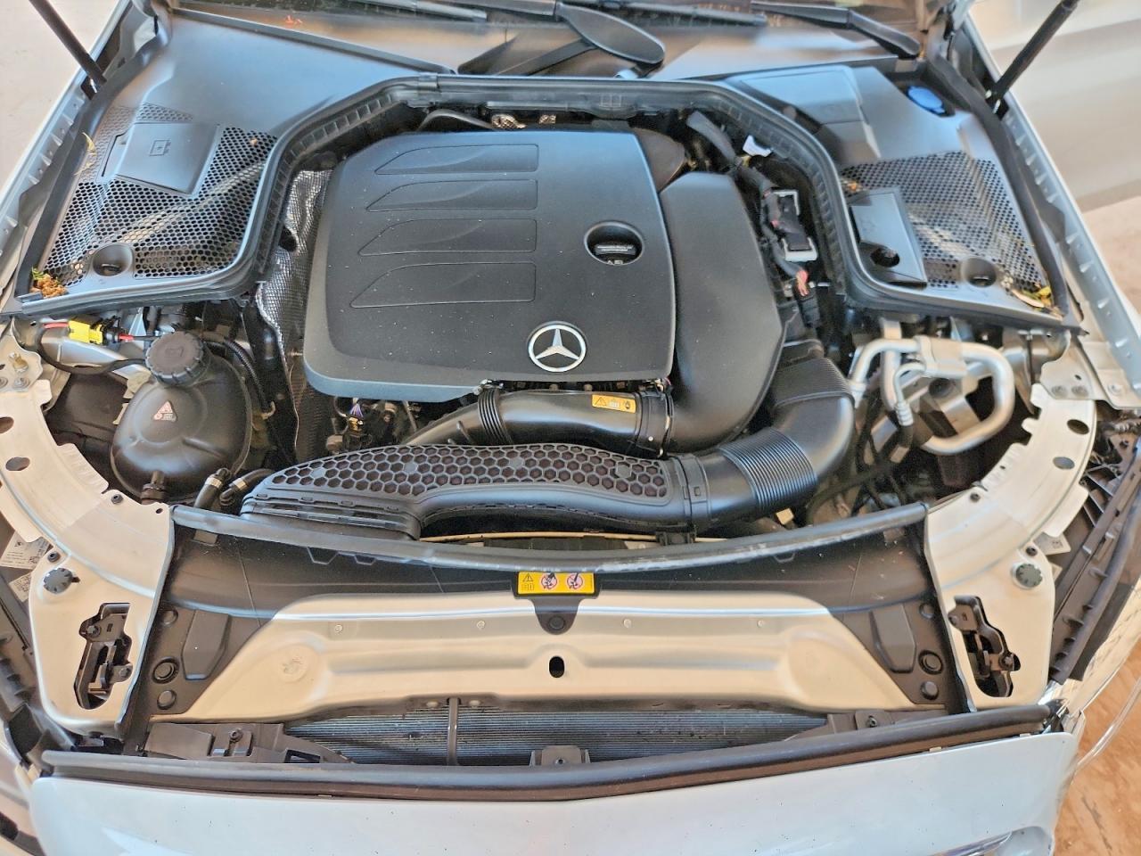 2020 Mercedes-Benz C 300 - zdjęcie 11