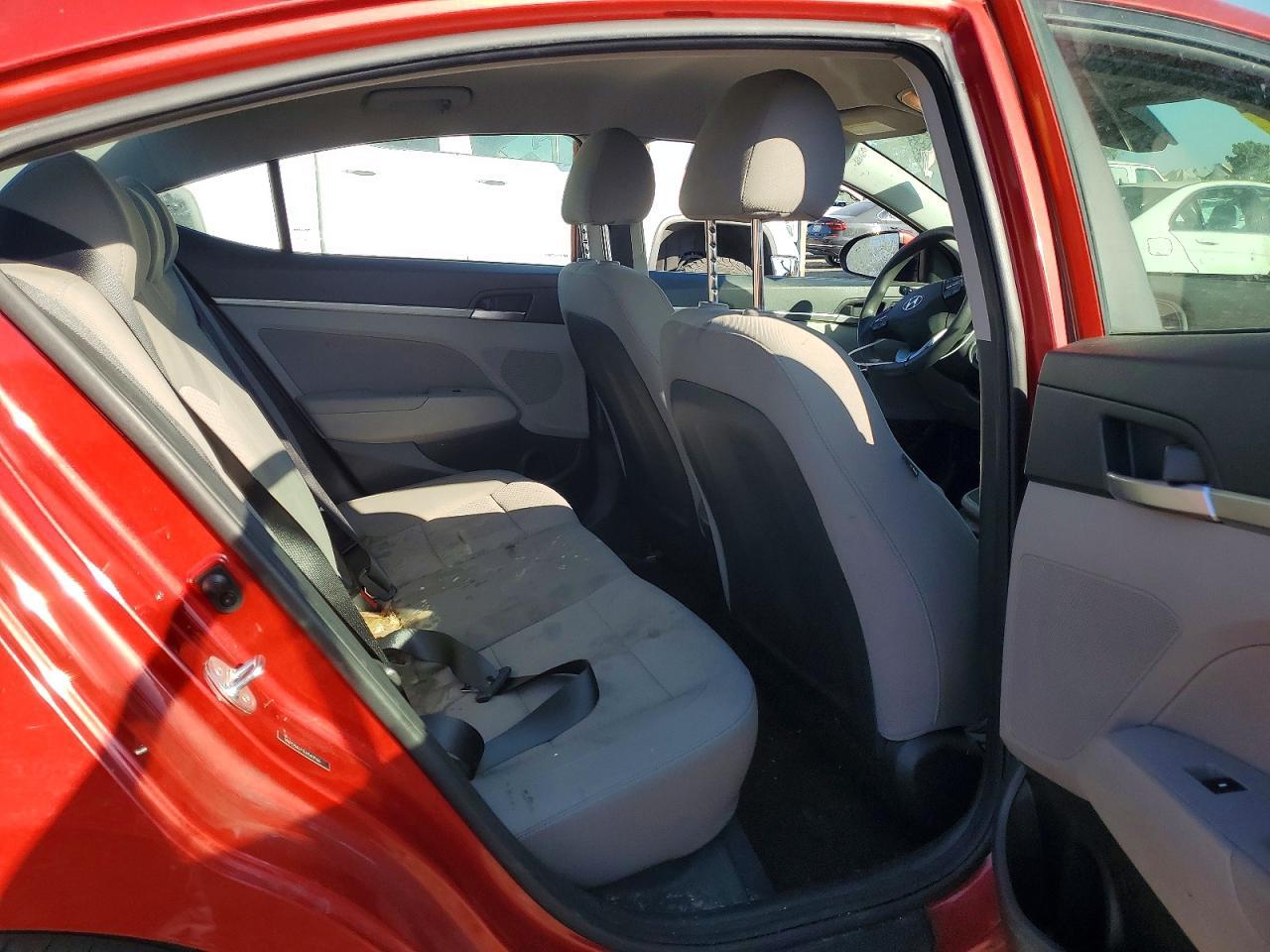 2020 Hyundai Elantra - zdjęcie 10