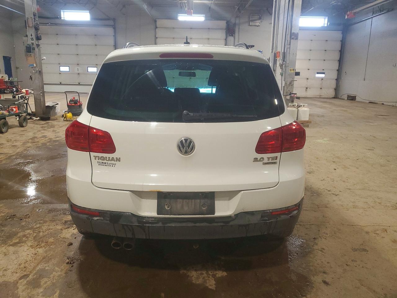 2014 Volkswagen Tiguan S - zdjęcie 6