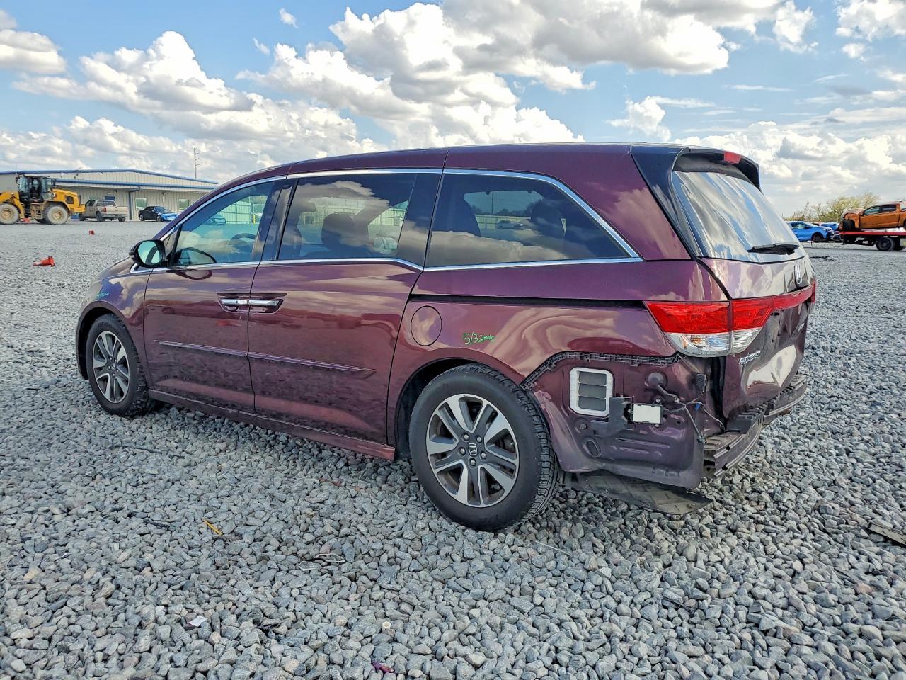 2015 Honda Odyssey Touring - zdjęcie 2