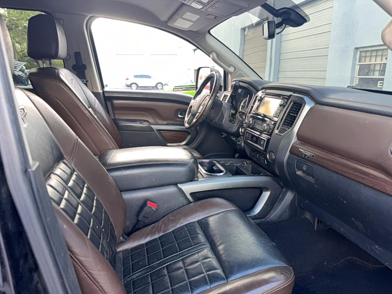 2016 Nissan Titan Xd Platinum Reserve - zdjęcie 5