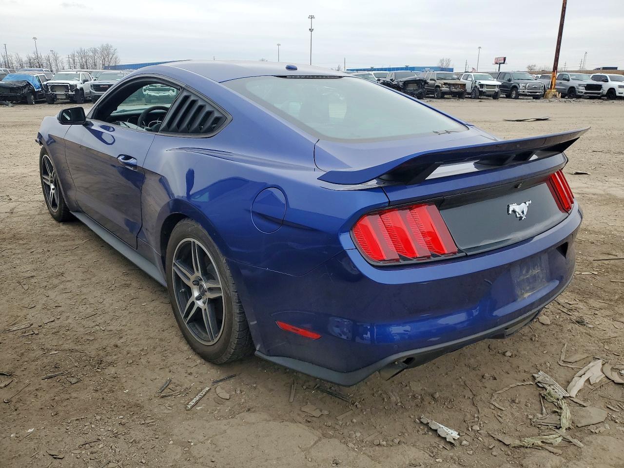 2016 Ford Mustang - zdjęcie 2
