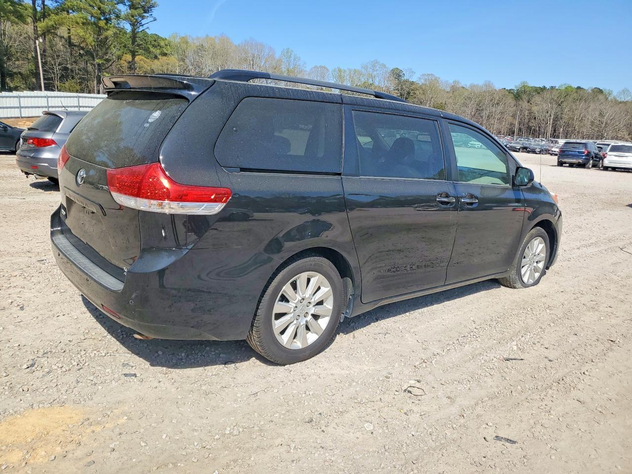 2014 Toyota Sienna Xle 7-Passenger - zdjęcie 3