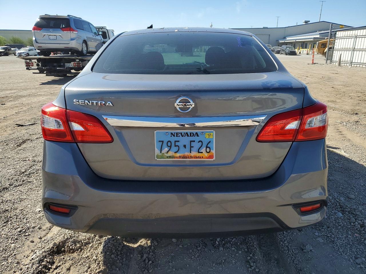 2016 Nissan Sentra S - zdjęcie 6