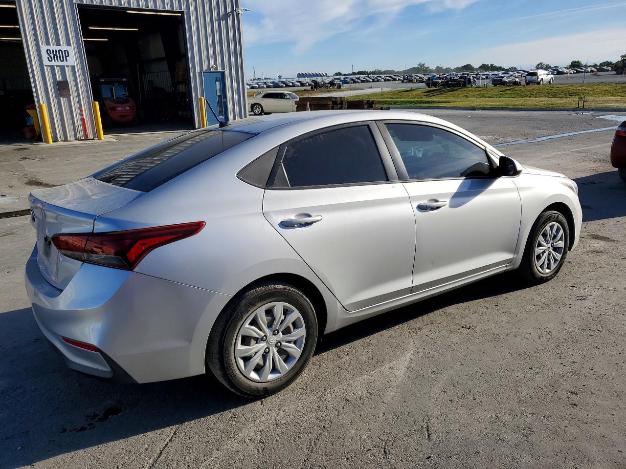 2020 Hyundai Accent Se - zdjęcie 3