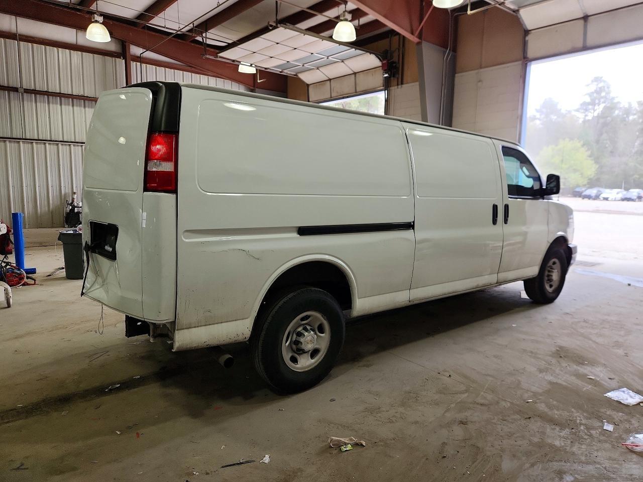 2023 Chevrolet Express G2500 - zdjęcie 3