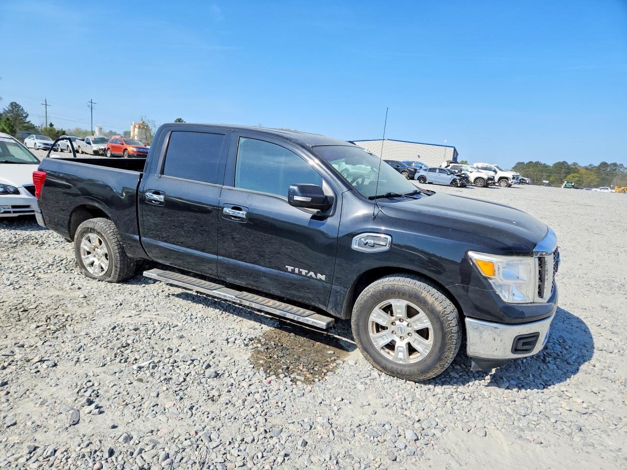 2017 Nissan Titan Sv - zdjęcie 4