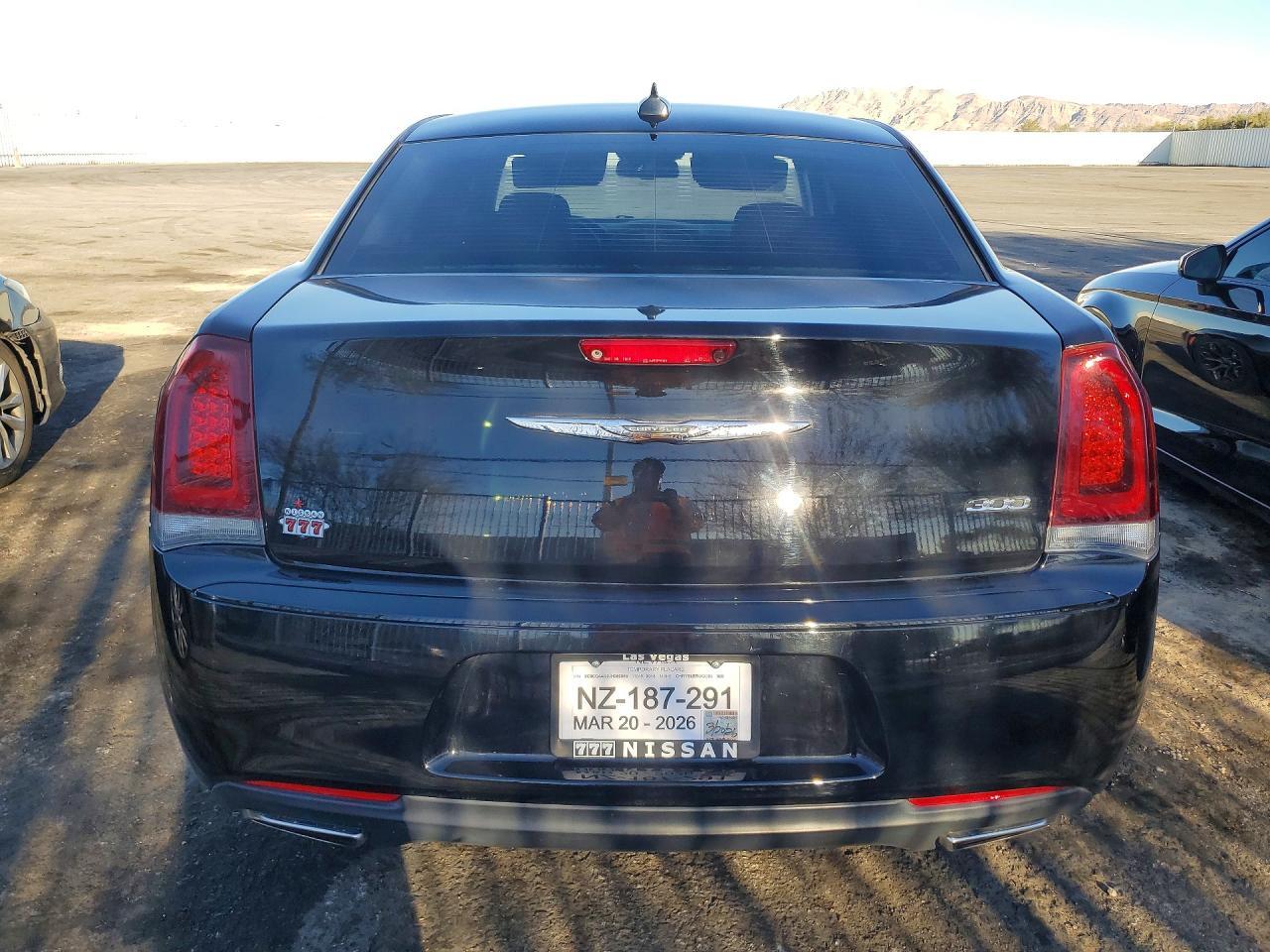 2018 Chrysler 300 Touring - zdjęcie 6