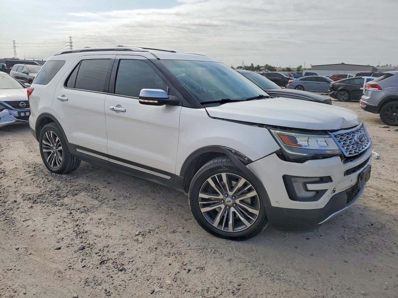 2017 Ford Explorer Platinum - zdjęcie 4