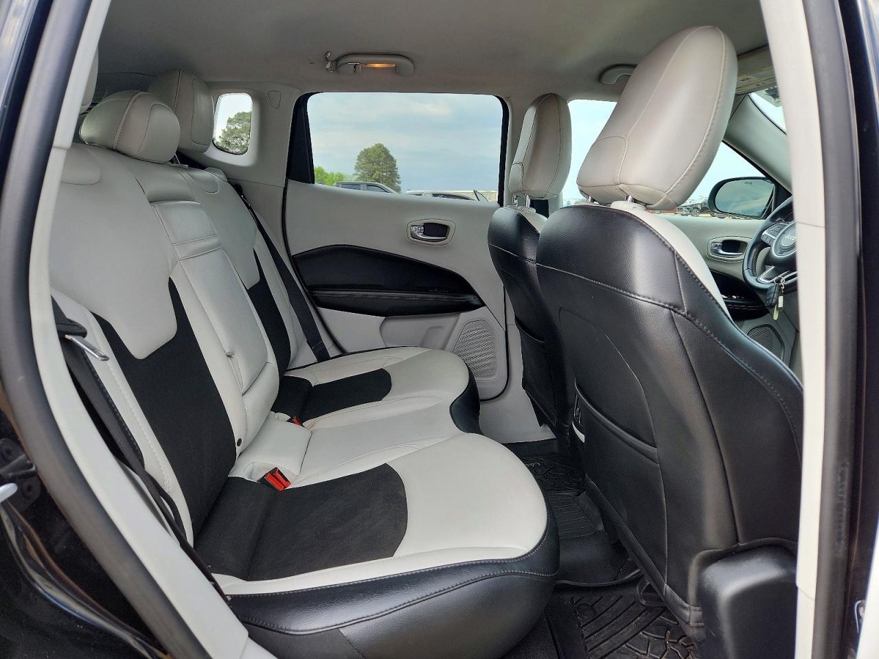 2019 Jeep Compass Latitude - zdjęcie 11