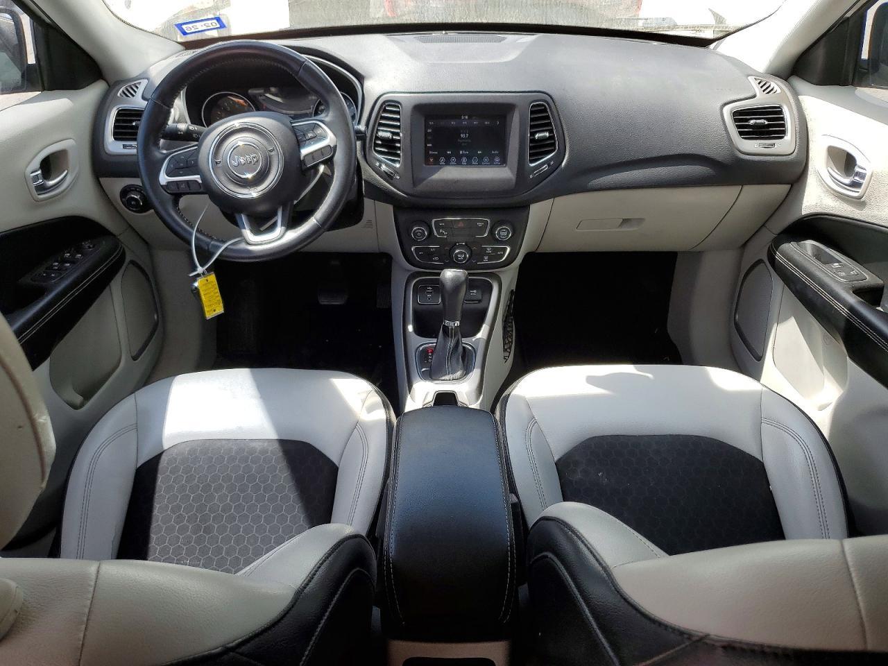 2018 Jeep Compass Latitude - zdjęcie 8