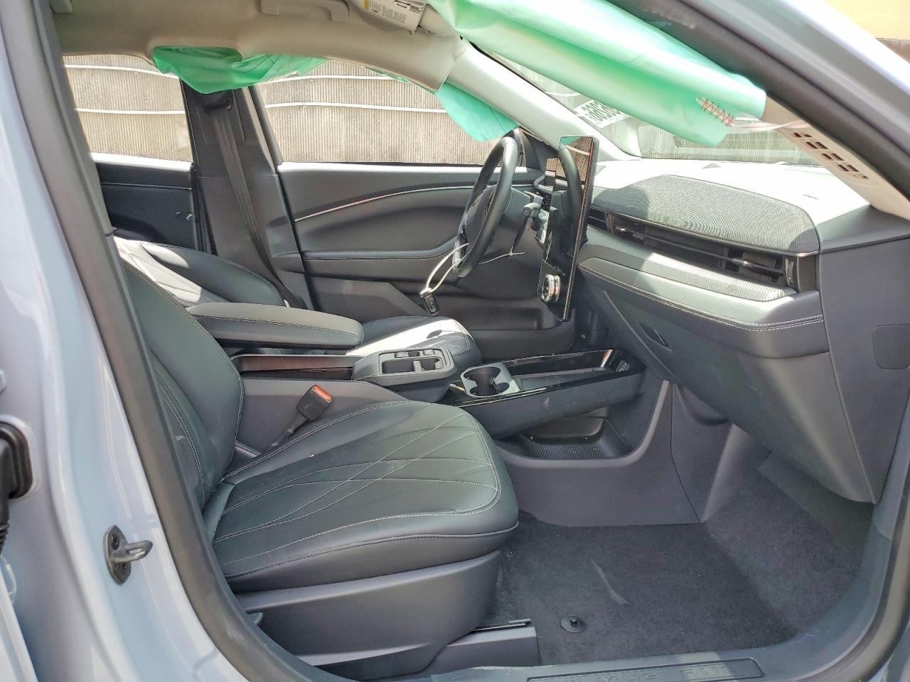 2025 Ford Mustang Mach-E Select - zdjęcie 7