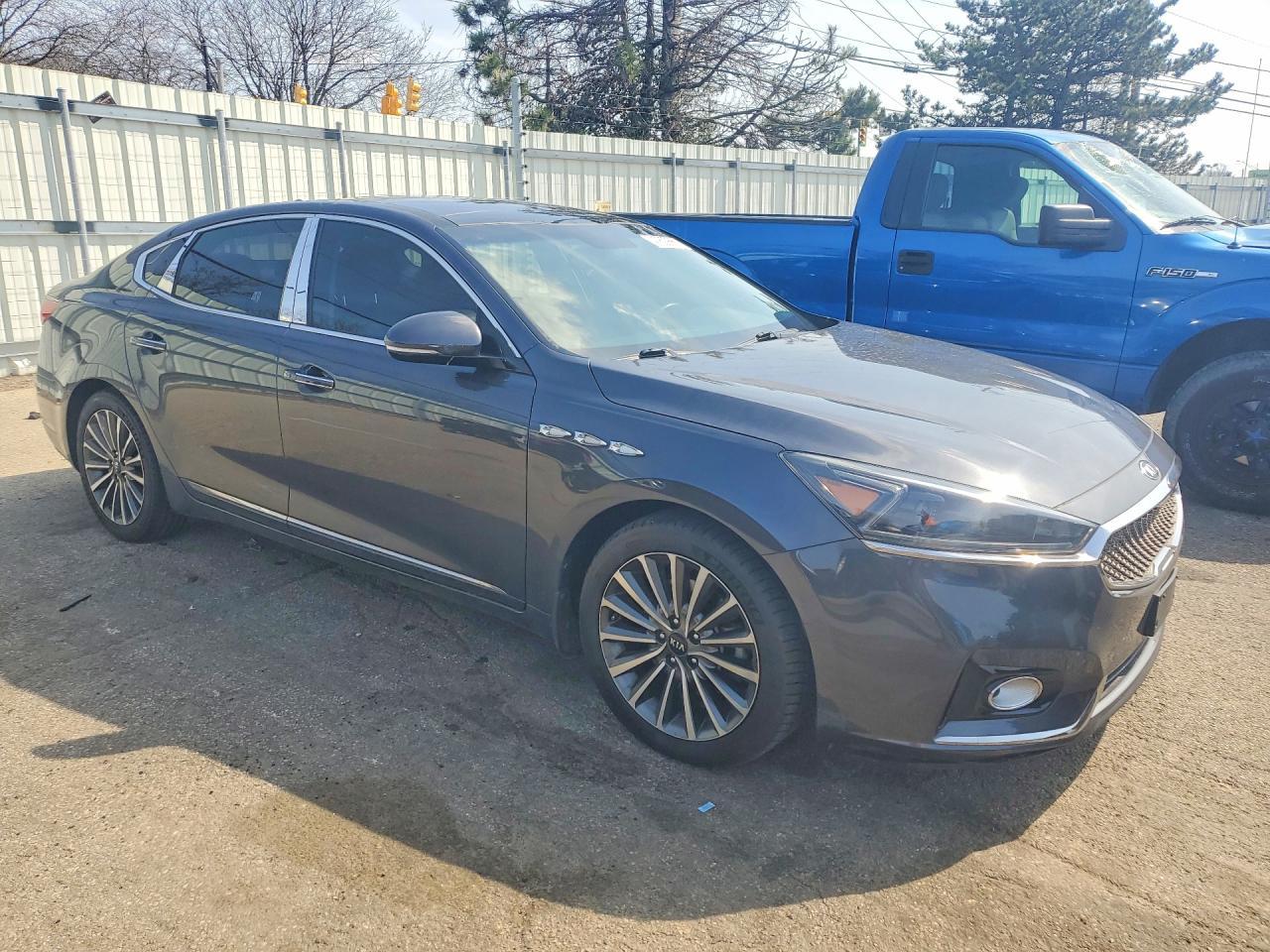 2018 Kia Cadenza Premium - zdjęcie 4