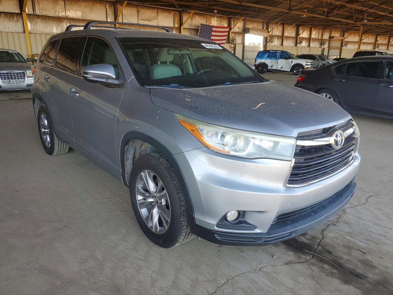 2016 Toyota Highlander Le Plus - zdjęcie 4