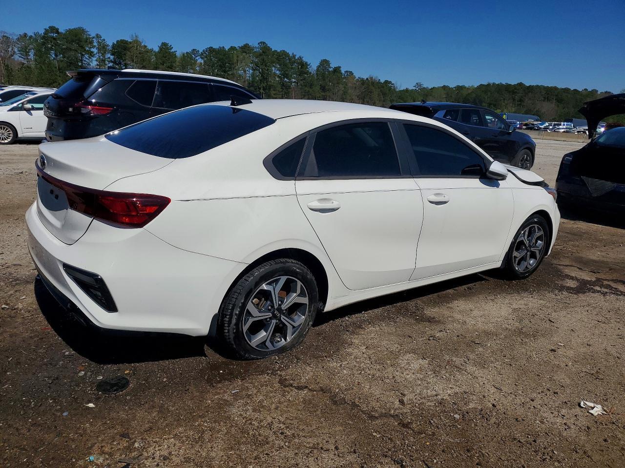 2021 Kia Forte Lxs - zdjęcie 3