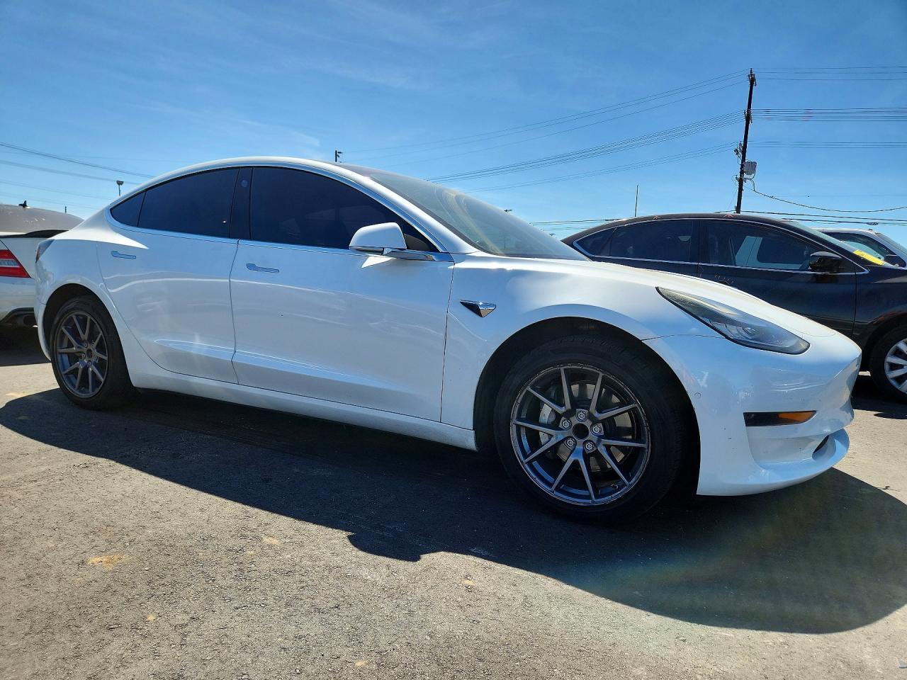2019 Tesla Model 3 - zdjęcie 4