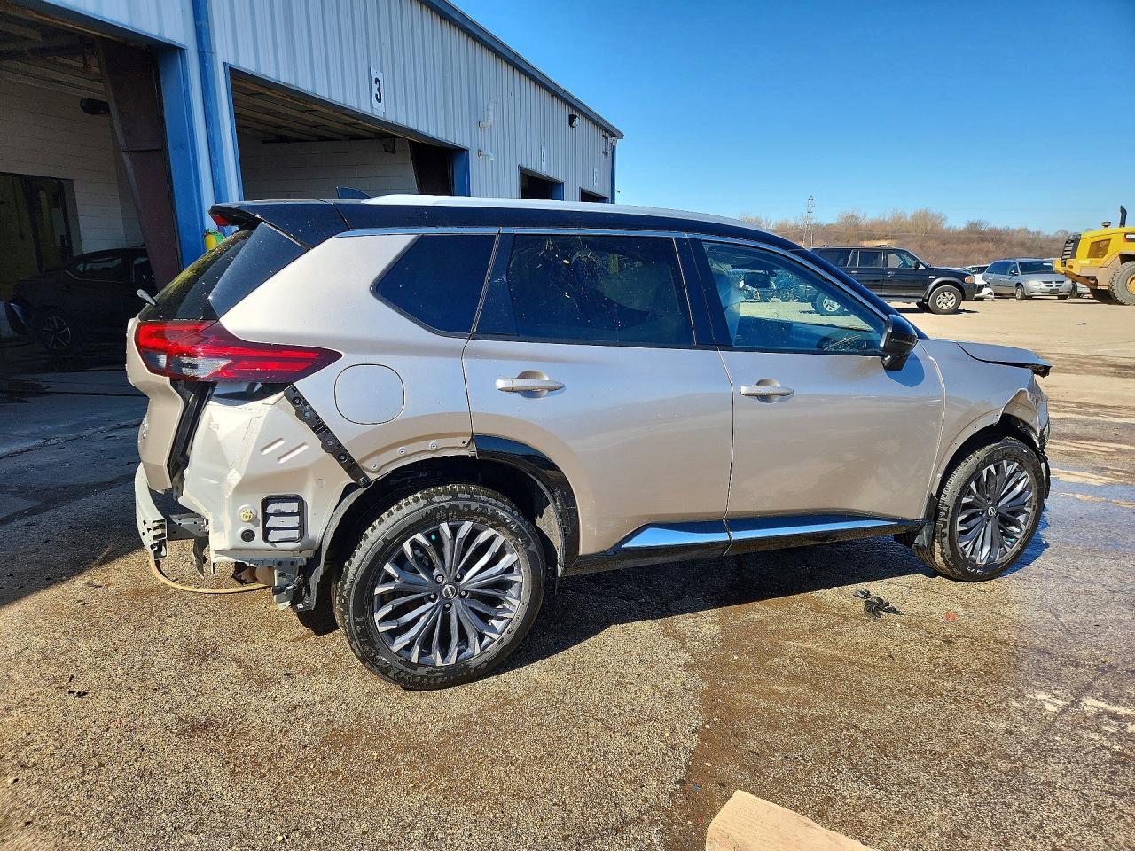 2025 Nissan Rogue Platinum - zdjęcie 3