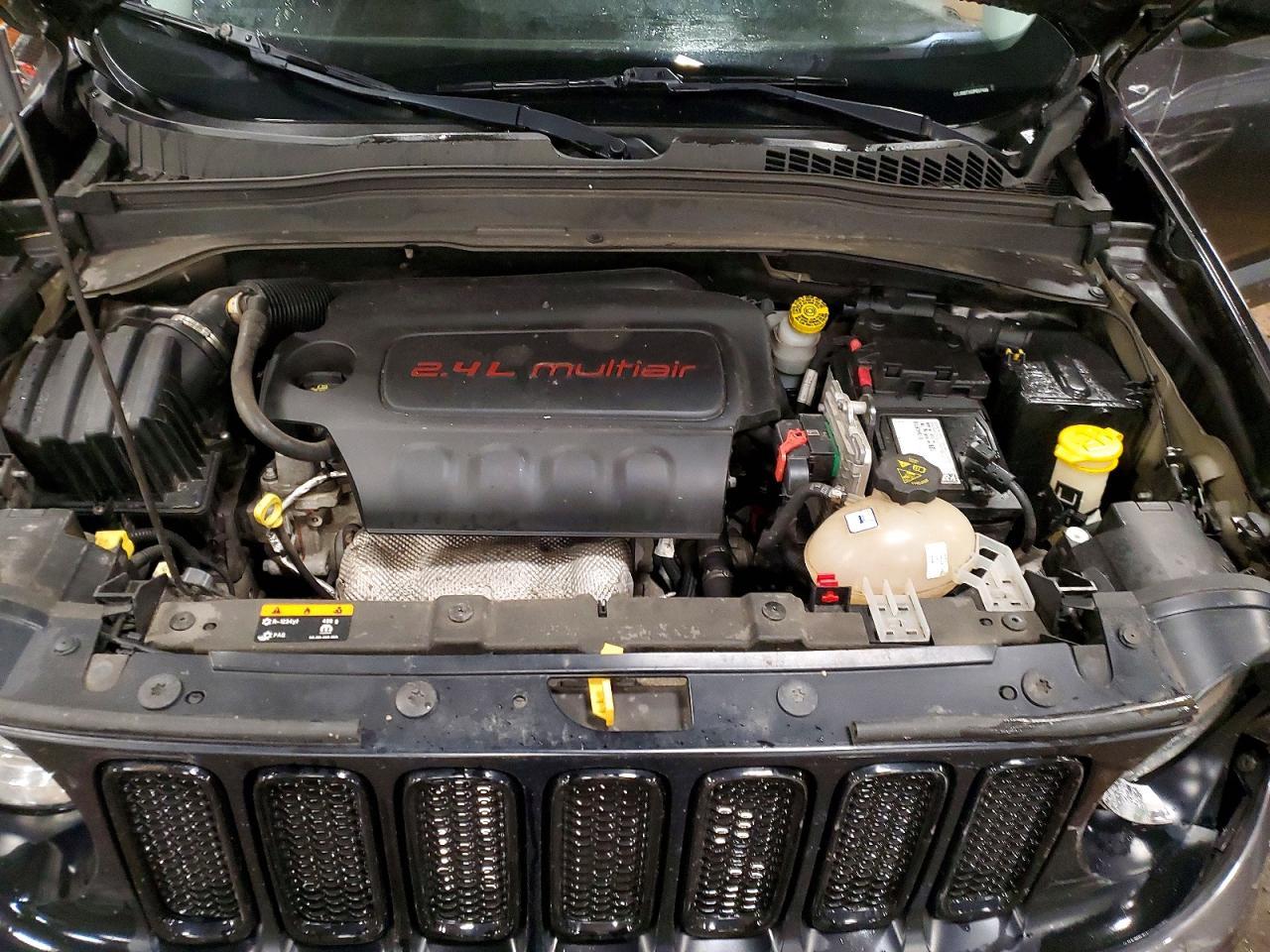 2016 Jeep Renegade Latitude - zdjęcie 12