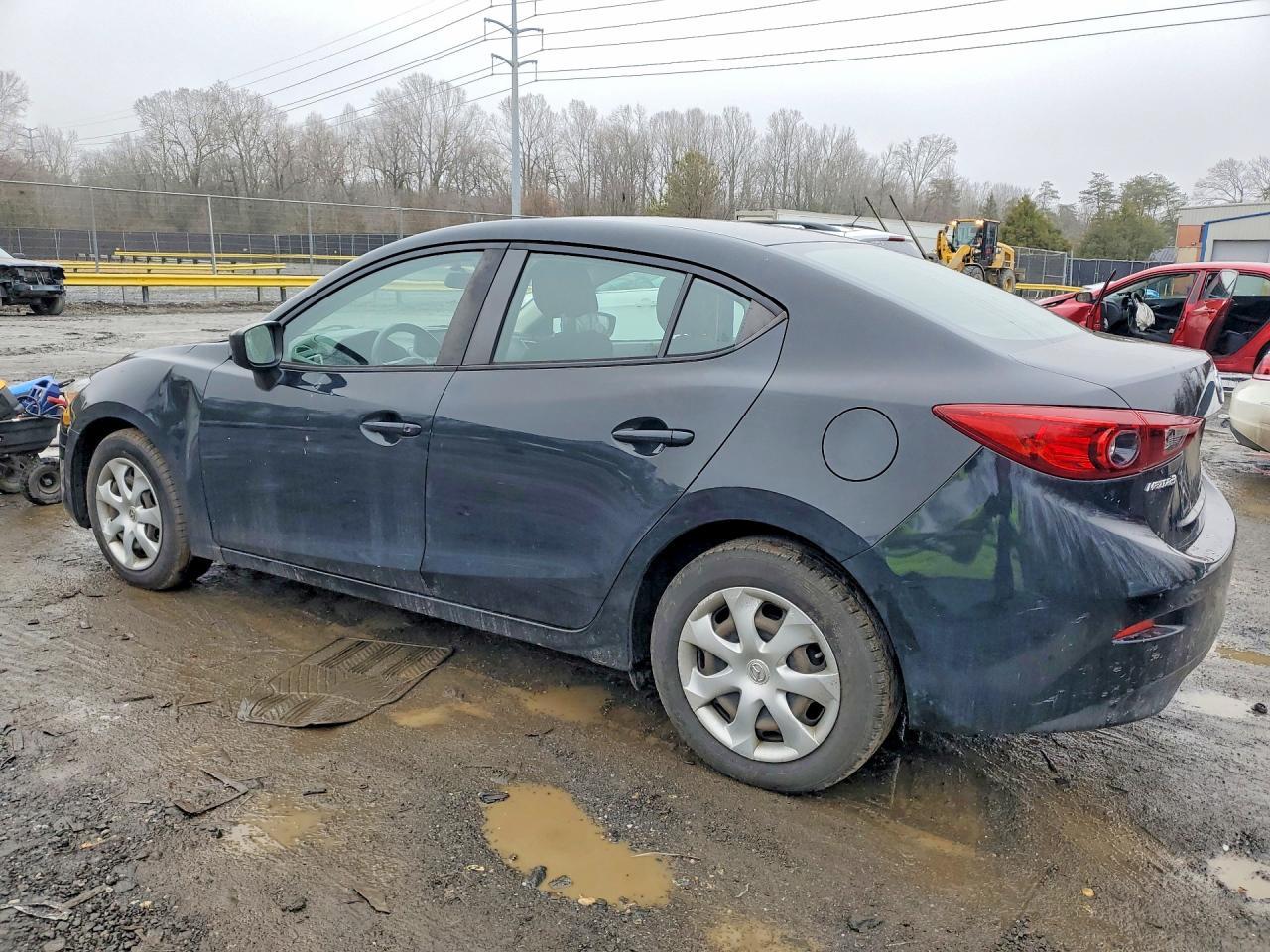 2017 Mazda 3 Sport - zdjęcie 2