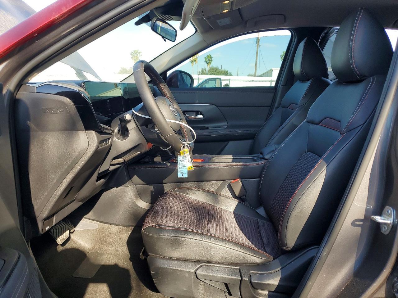 2025 Nissan Kicks Sr - zdjęcie 7