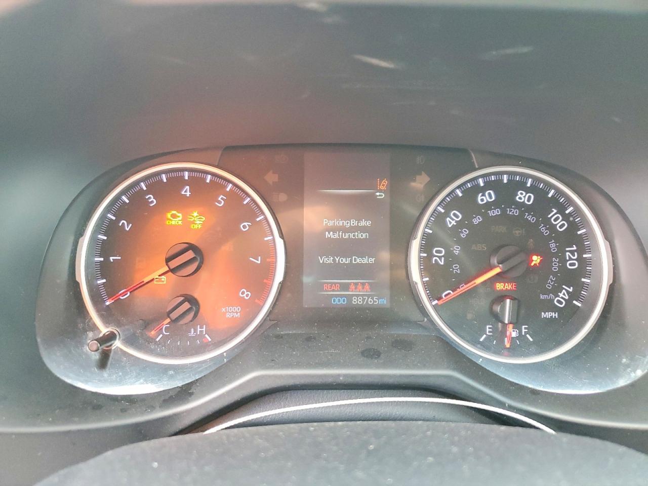 2020 Toyota Rav4 Le - zdjęcie 9