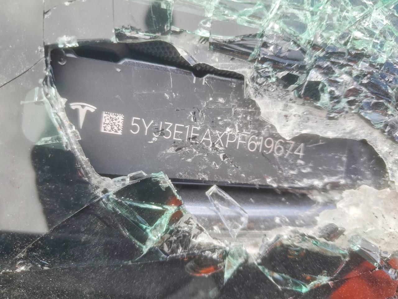 2023 Tesla Model 3 - zdjęcie 13