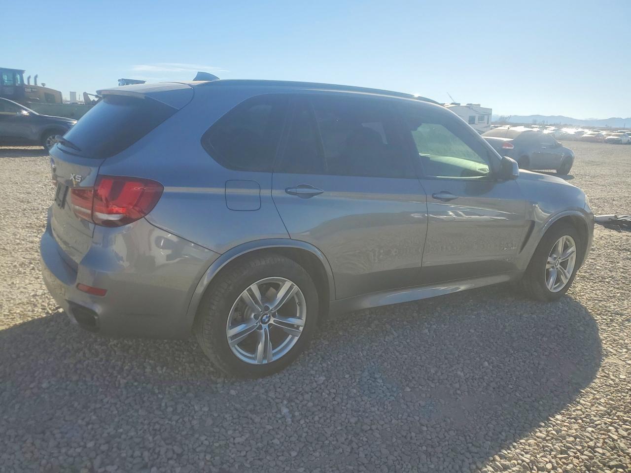 2016 BMW X5 xDrive50I - zdjęcie 3