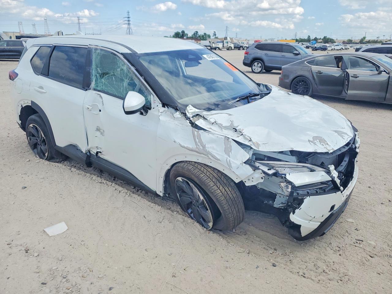 2025 Nissan Rogue Sv - zdjęcie 4