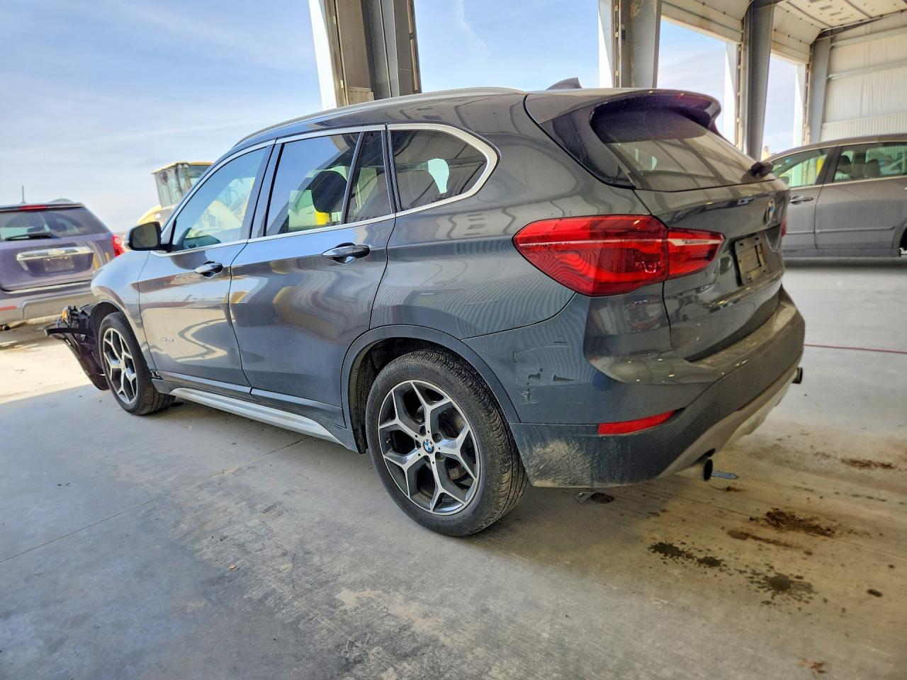 2017 BMW X1 xDrive28I - zdjęcie 2