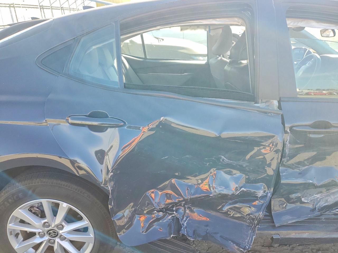 2025 Toyota Camry Le - zdjęcie 10