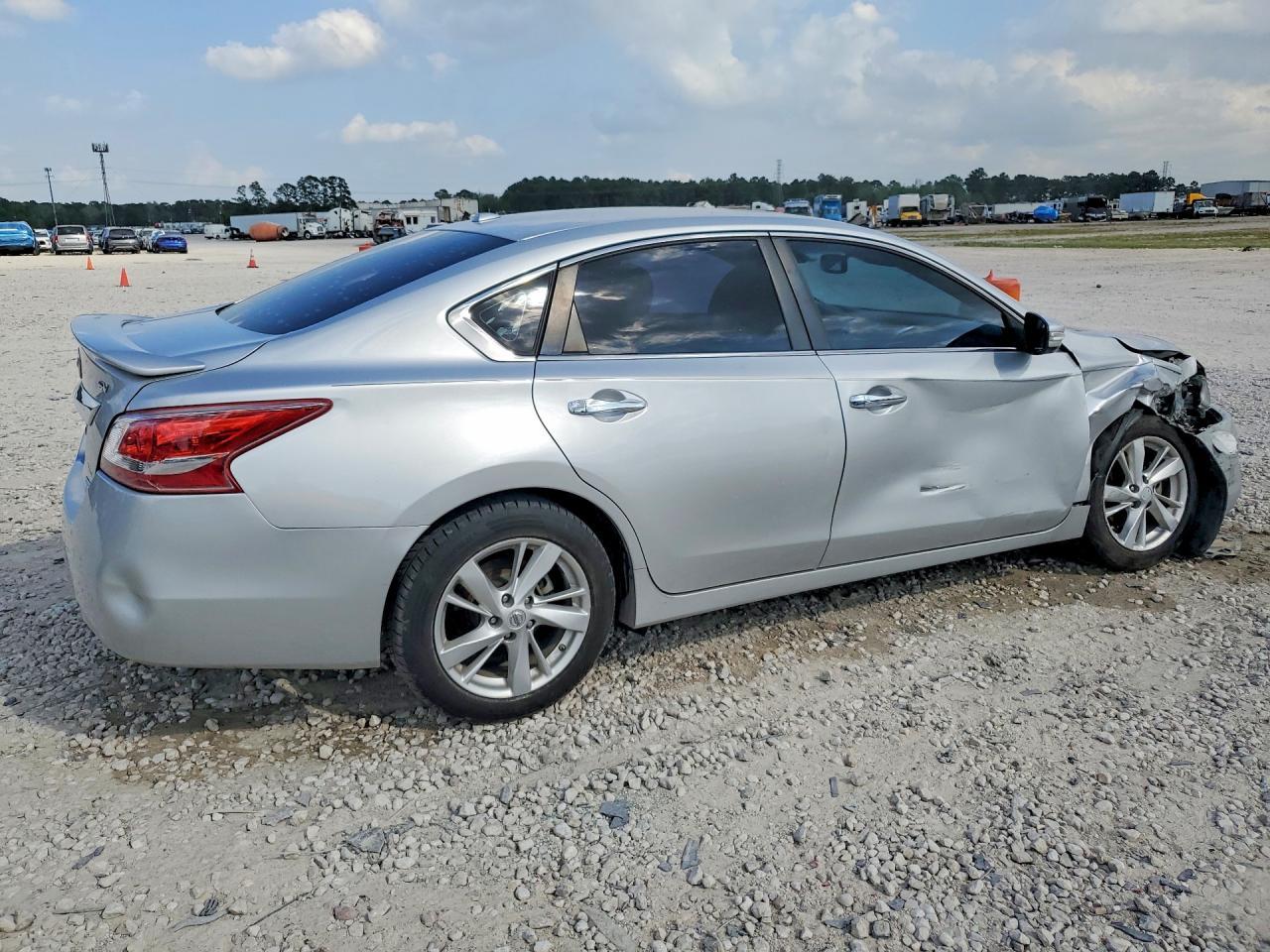 2013 Nissan Altima 2.5 - zdjęcie 3