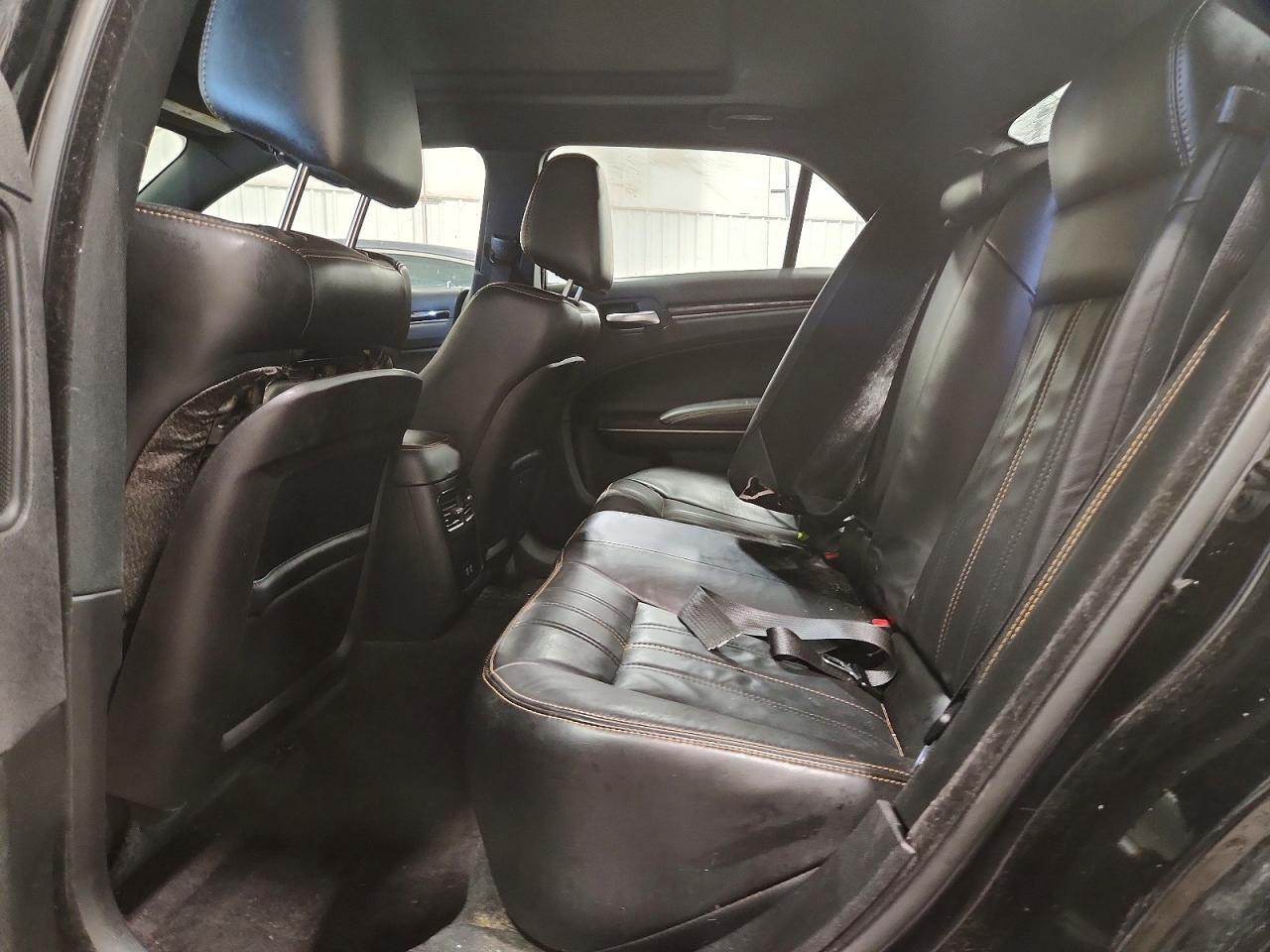 2016 Chrysler 300 S - zdjęcie 10