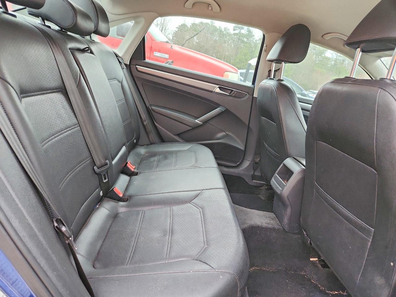 2017 Volkswagen Passat R-Line - zdjęcie 10