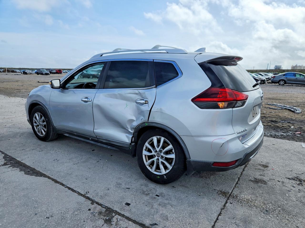 2018 Nissan Rogue Sv - zdjęcie 2