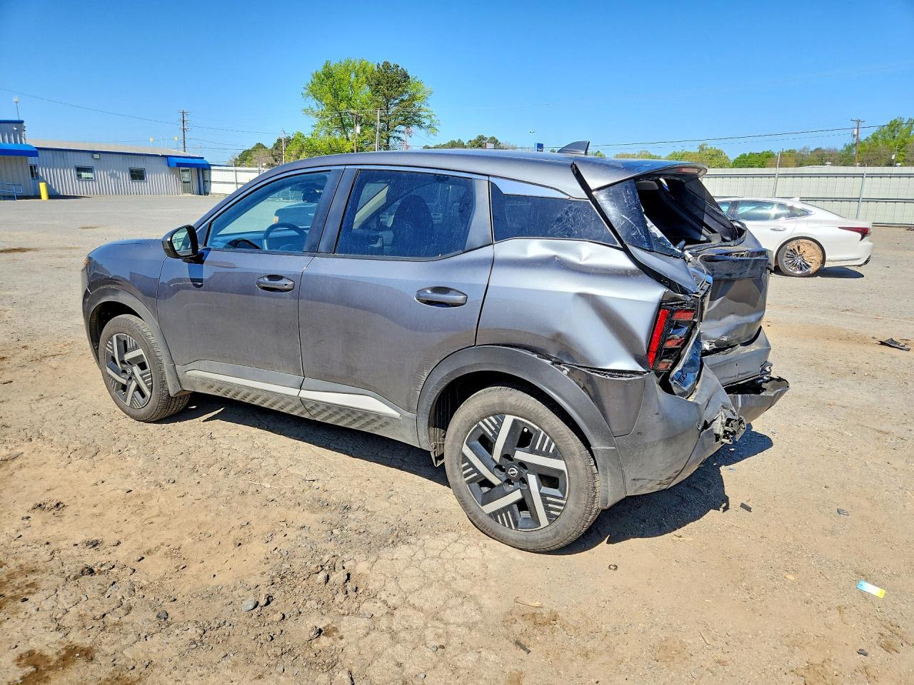2025 Nissan Kicks Sv - zdjęcie 2