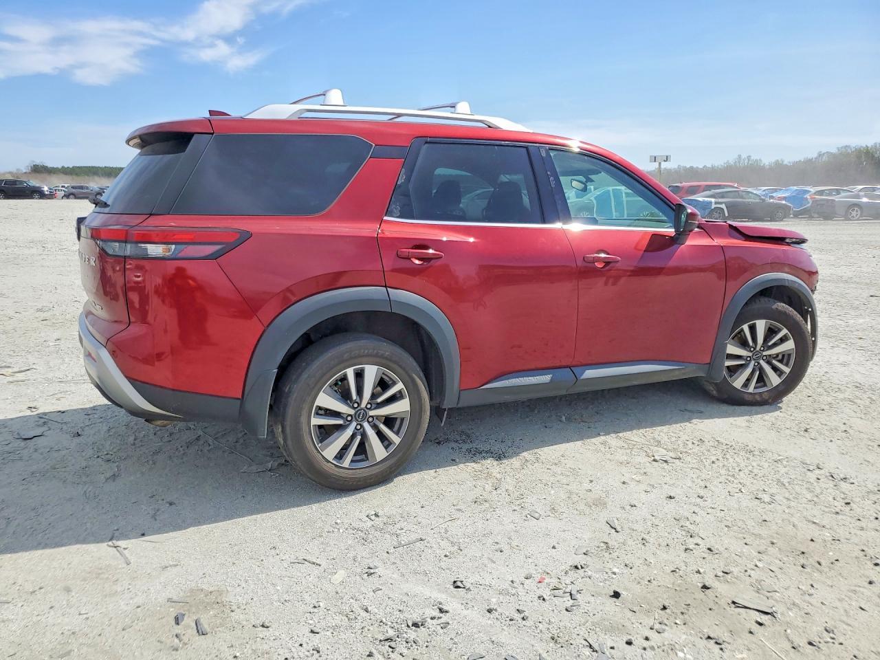 2023 Nissan Path Finde - zdjęcie 3